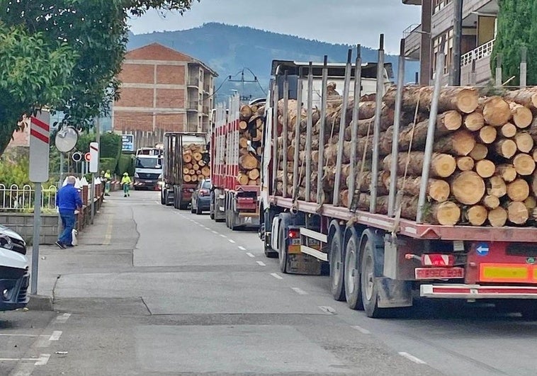 San Felices protesta por el desvío del tráfico de camiones de Los Corrales